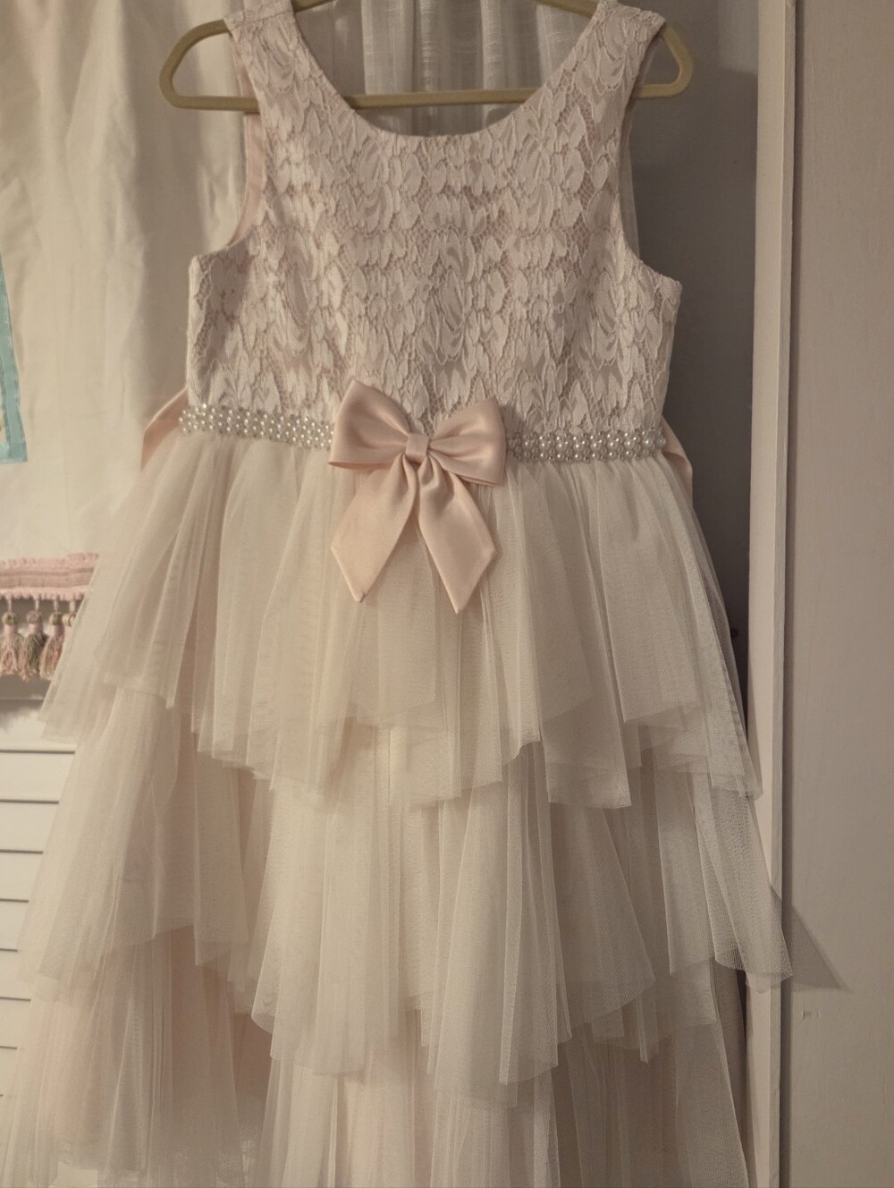 Girls Pink Lace & Tulle Tiered Party Dress with Bow (Only Worn Once) -